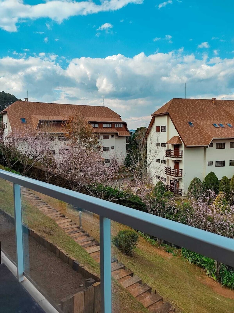Room, Hot Tub, Annex Building (Master)