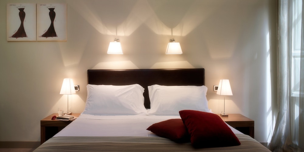 Suite - Photo 1