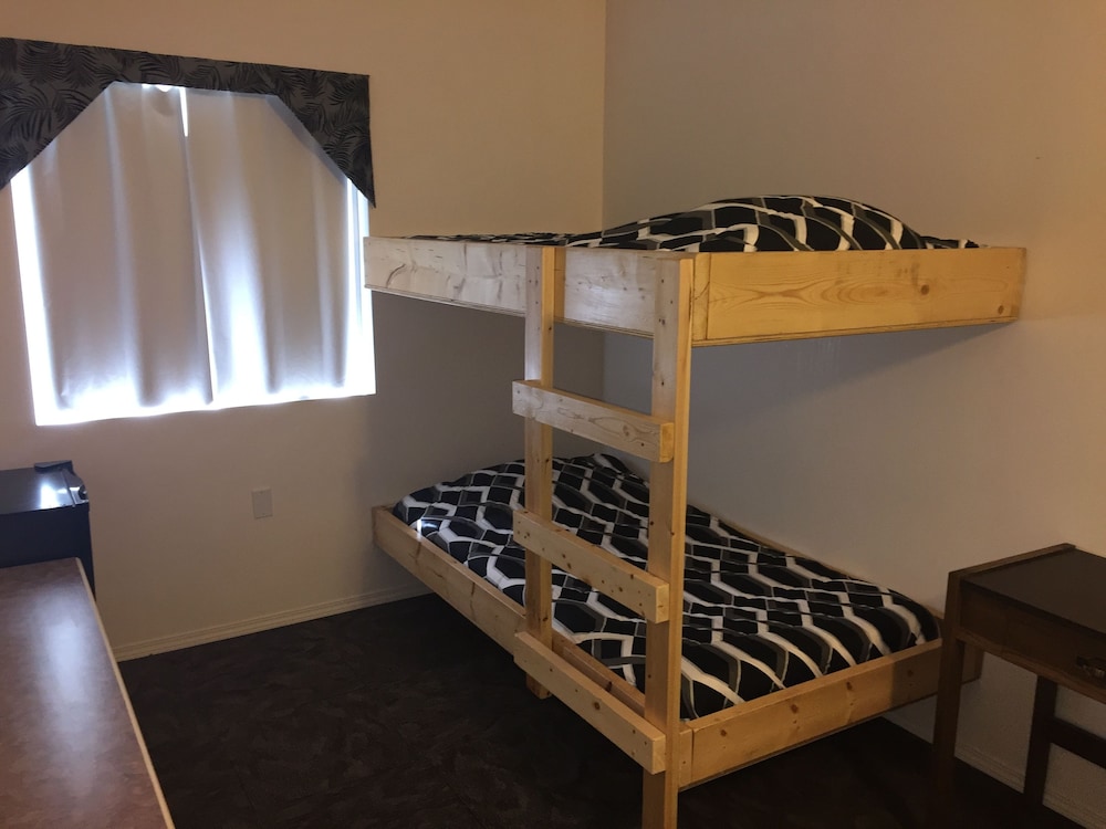 Basic Double Room, 2 Twin Beds photo 1