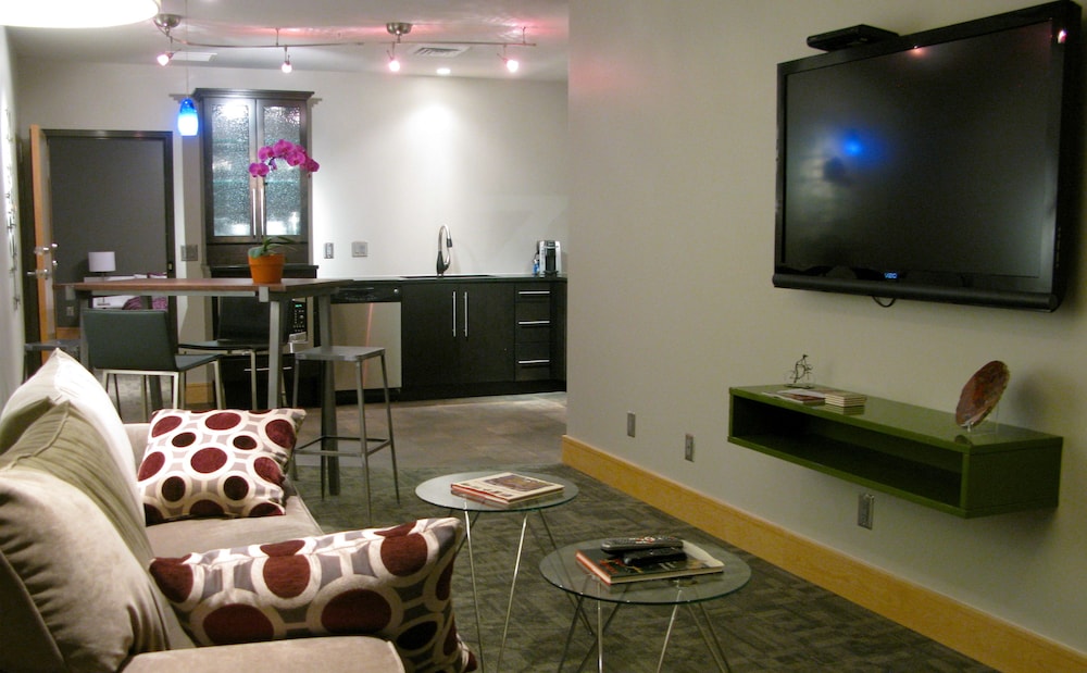 Courthouse Suite