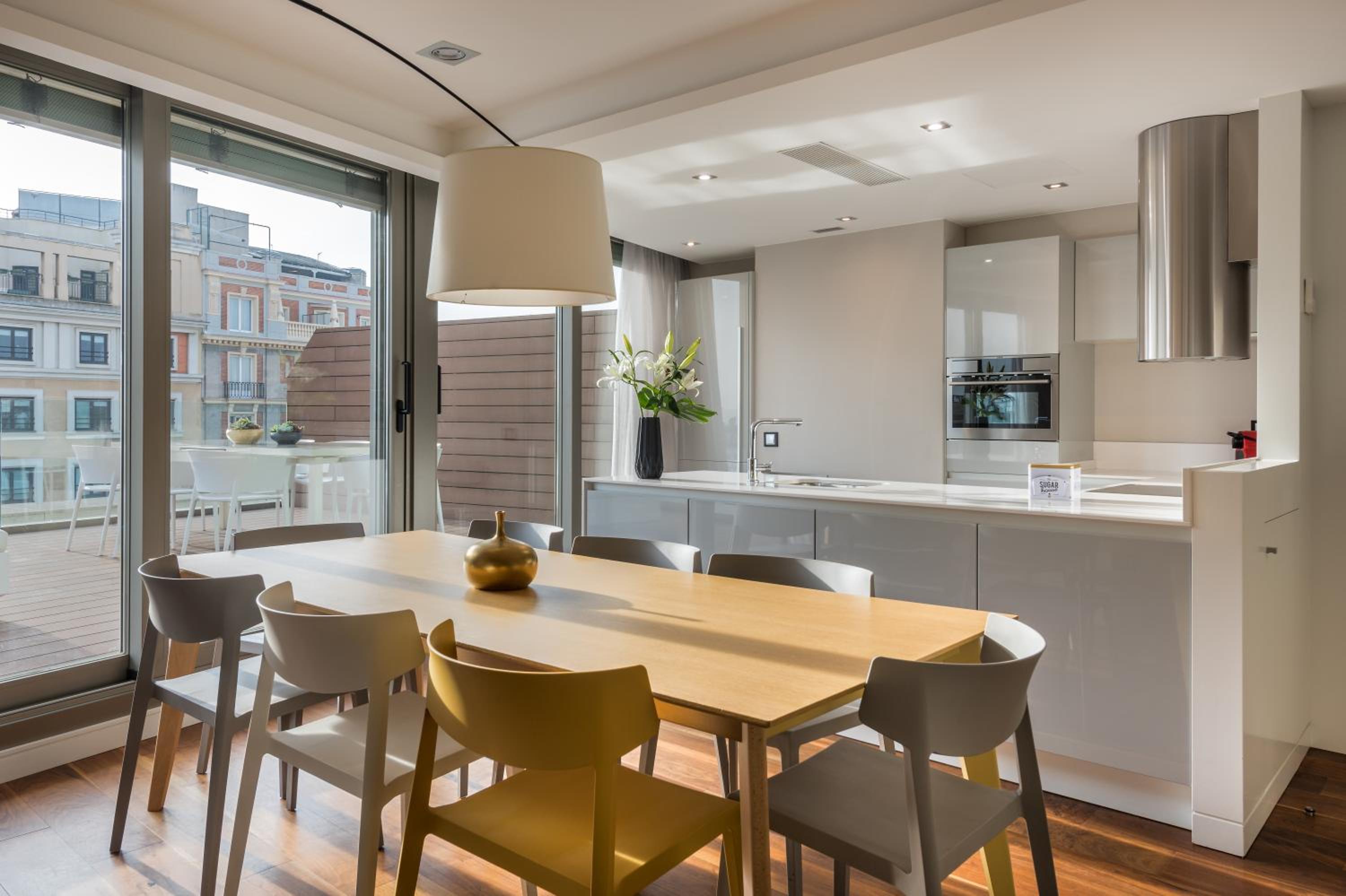 Skyline 4 Bedroom Duplex Apartment with terrace photo 3