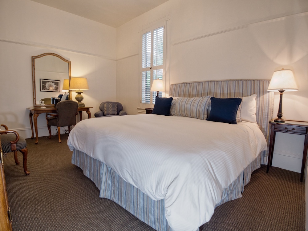 Standard Single Room - Photo 2