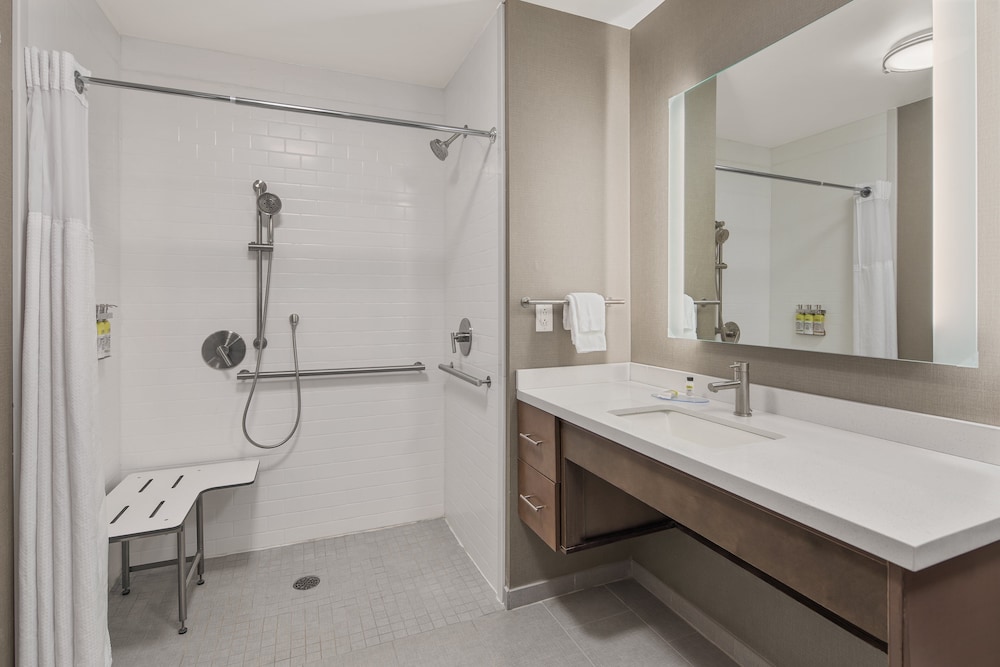 Studio Suite, 1 King Bed, Accessible, Kitchen (Mobility, Accessible Shower) photo 1