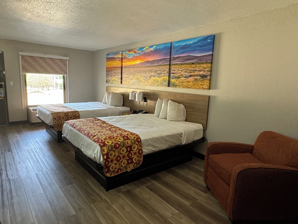 Room, 2 Queen Beds, Non Smoking - Photo 1