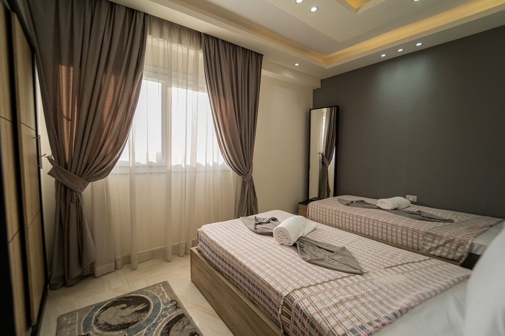 Deluxe Double Or Twin Room,Pyramids View photo 2