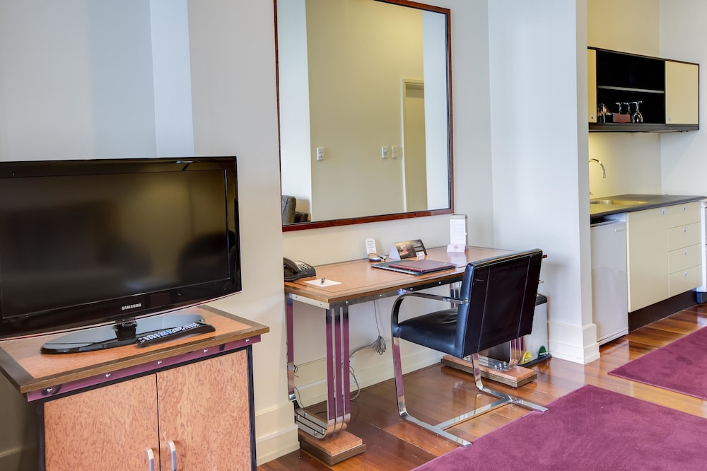 Heritage Executive Suite - Photo 3
