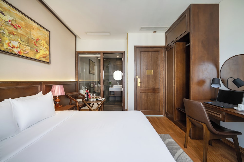 Deluxe Double Balcony with Sea View - Afternoon Tea Included - Photo 3