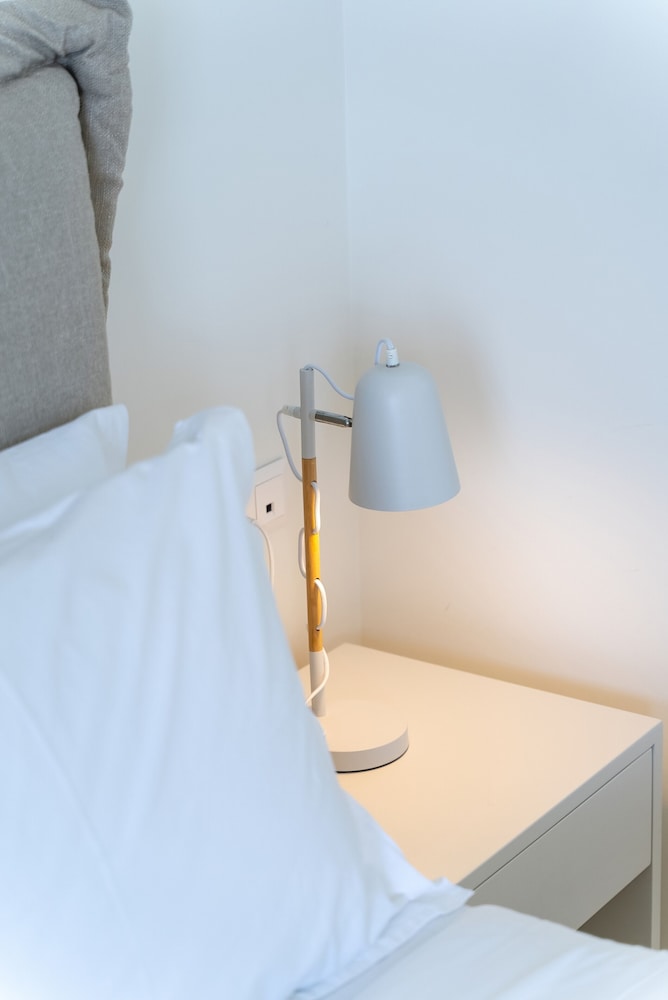 2 Bedroom Maisonete with Sea View