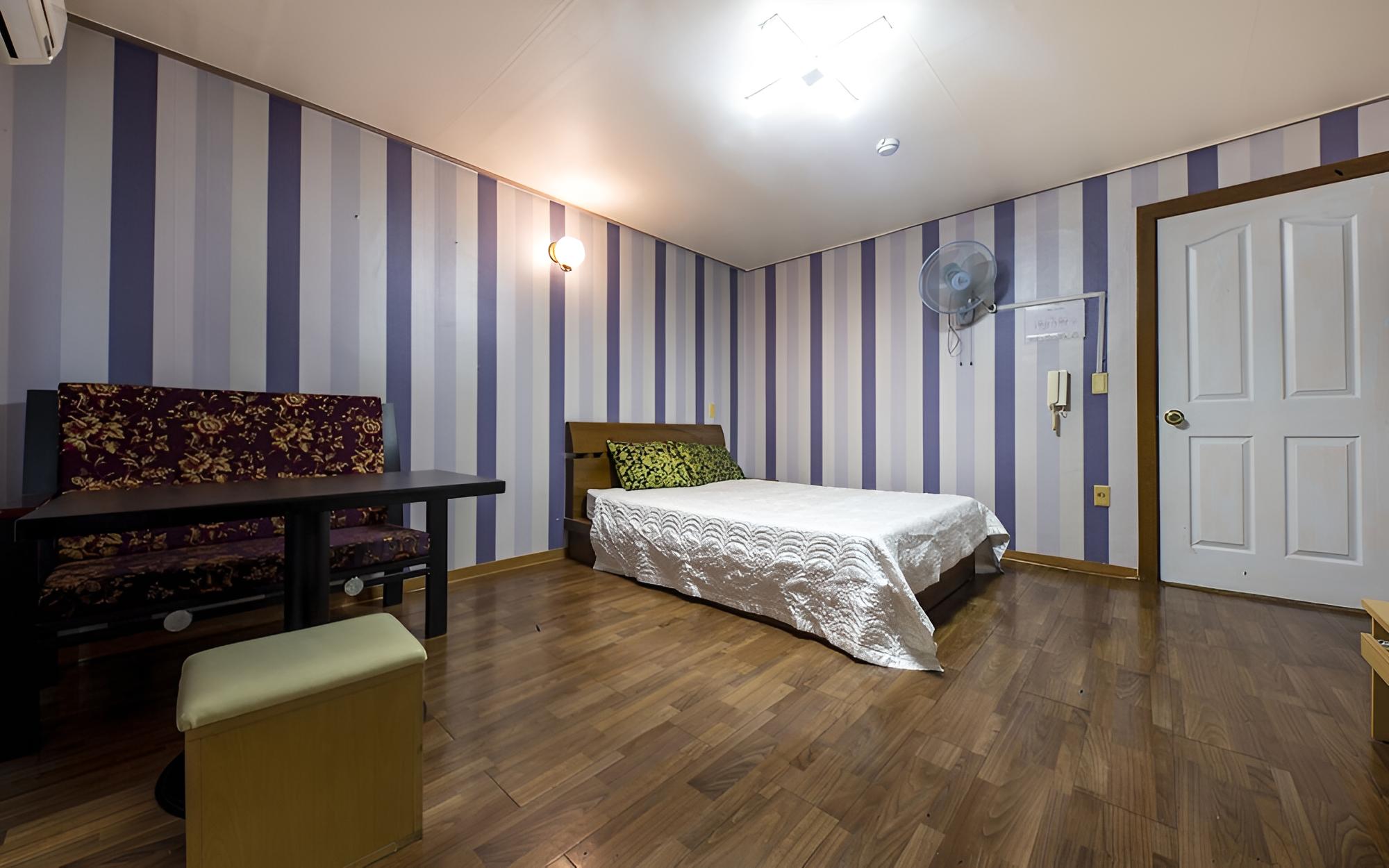 Room (Bed (Pets Friendly))