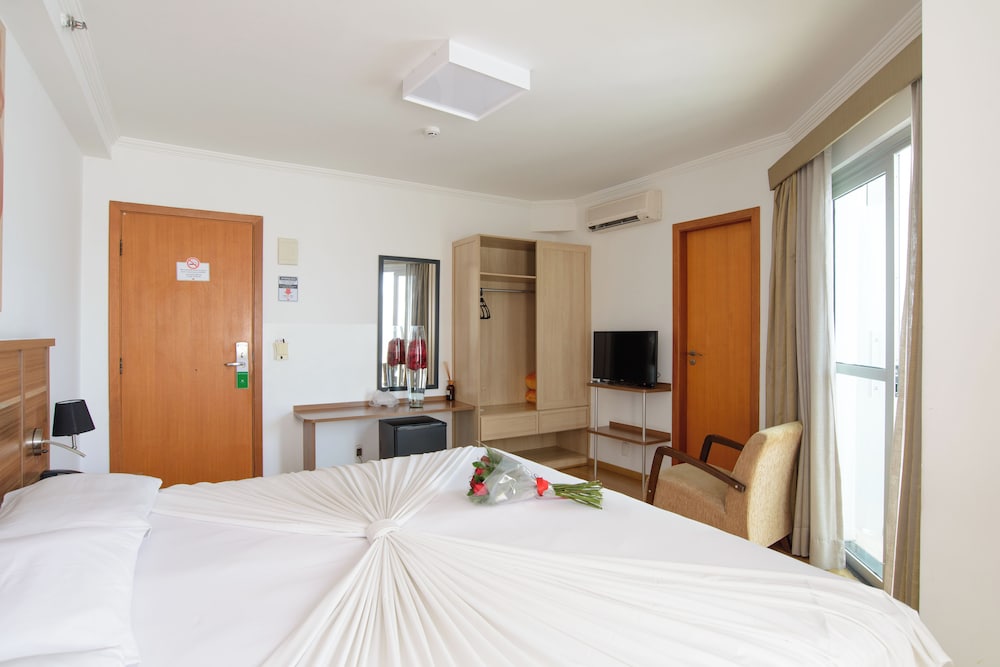 Suite Master, 1 King Bed, Bathtub photo 3