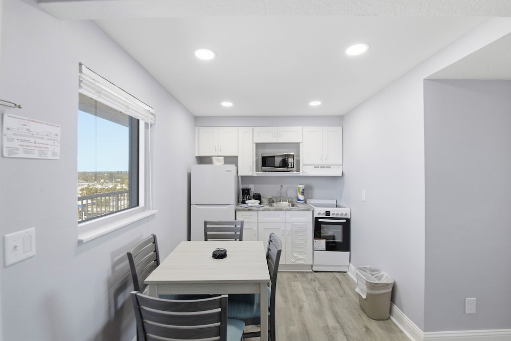 Deluxe Studio, Oceanfront - Photo 7