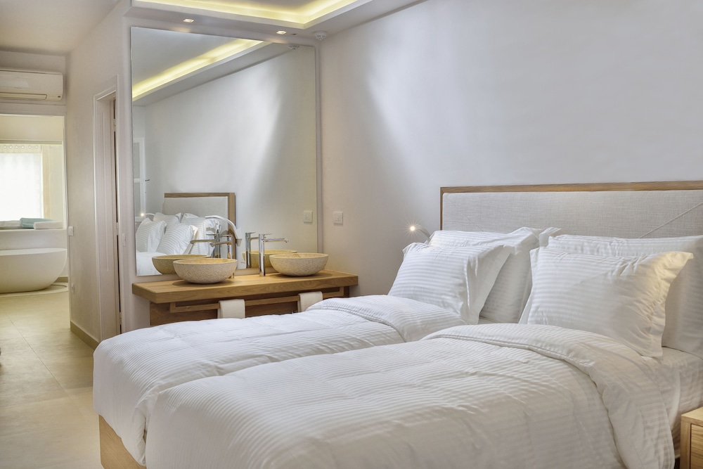 Elegant Suite, Sea View - Photo 4