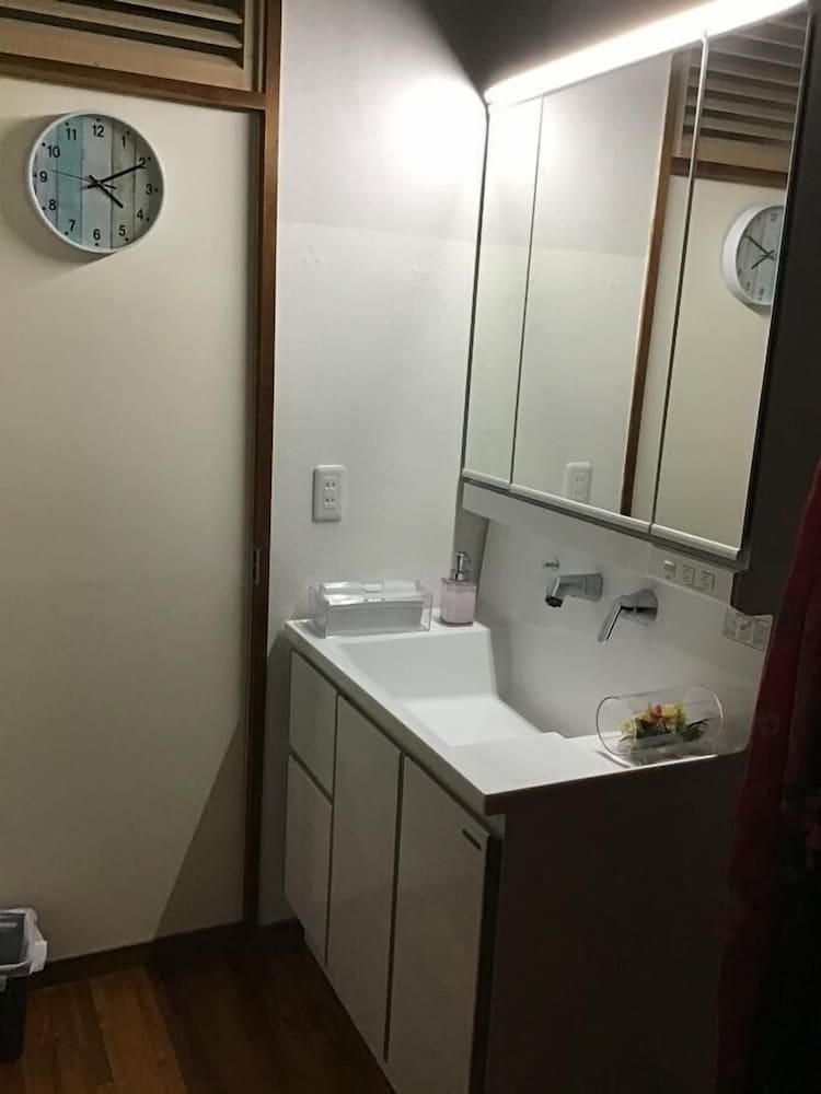Twin Room - Photo 6