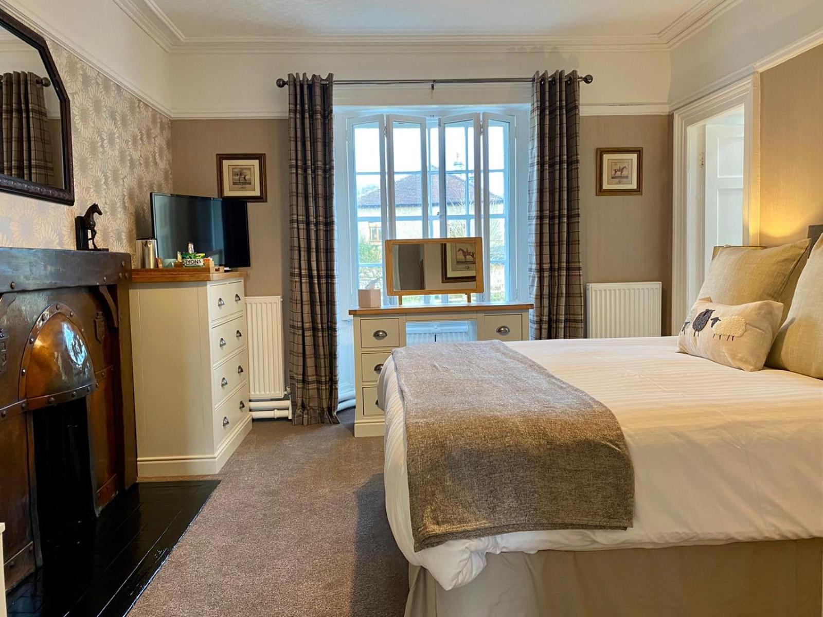 Standard King Room photo 2