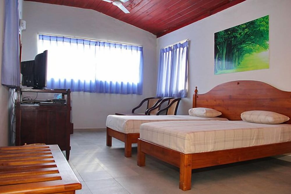 Deluxe Room, Beachside photo 2