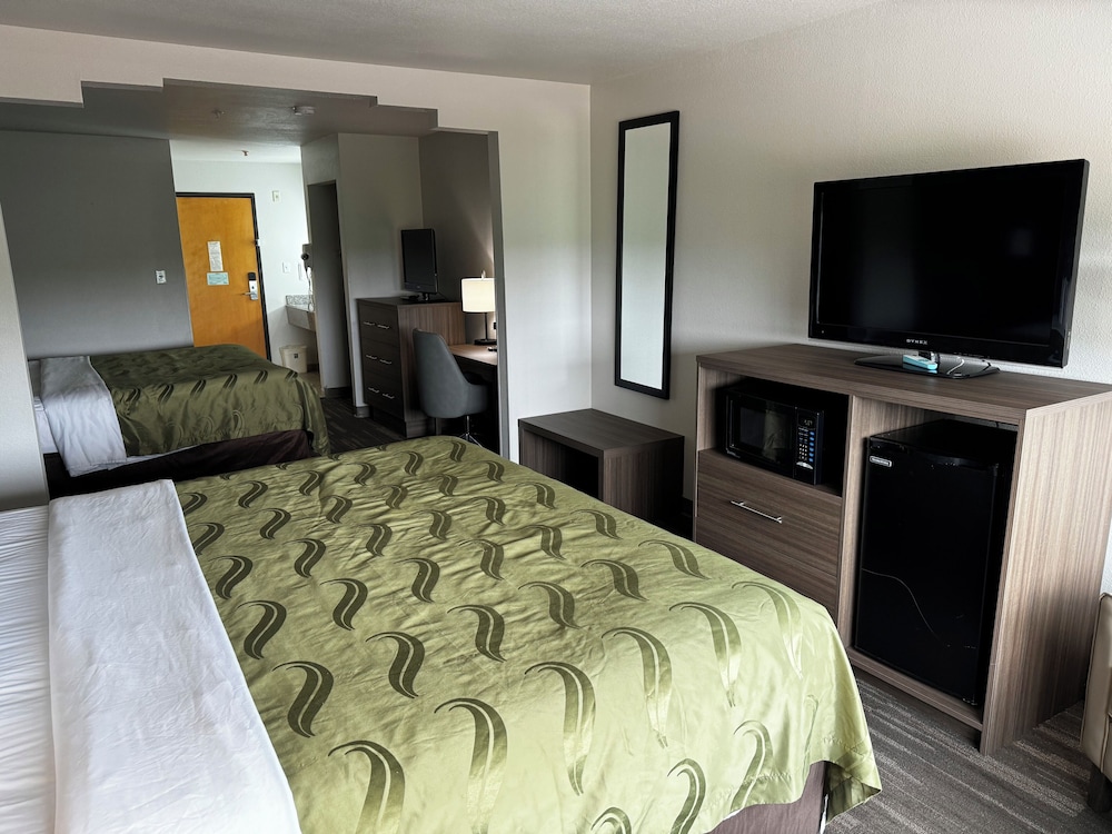 Room, Multiple Beds, Non Smoking - Photo 1