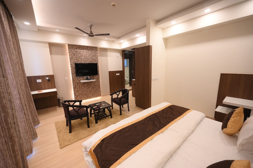 Deluxe Double Room, 1 Bedroom, Non Smoking, City View