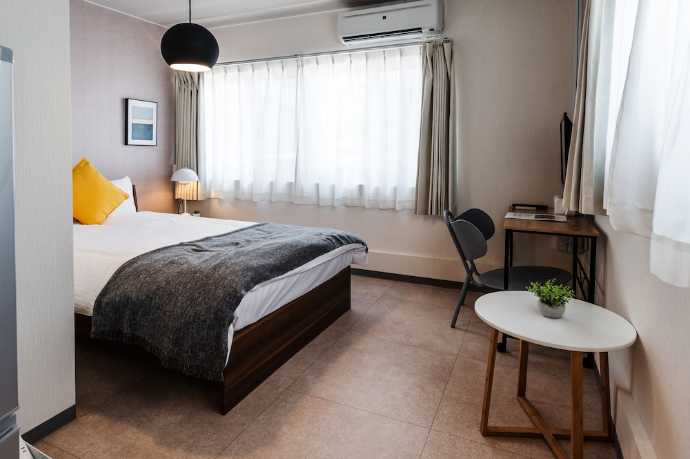 Economy Double Room, 1 Double Bed, Non Smoking, No Elevator - Photo 6