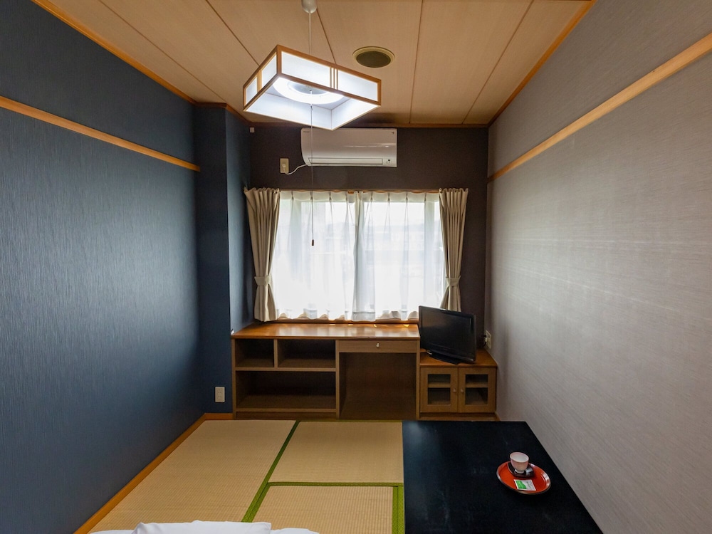 Traditional Twin Room, Non Smoking, Shared Bathroom (8 tatami-mat size) photo 3