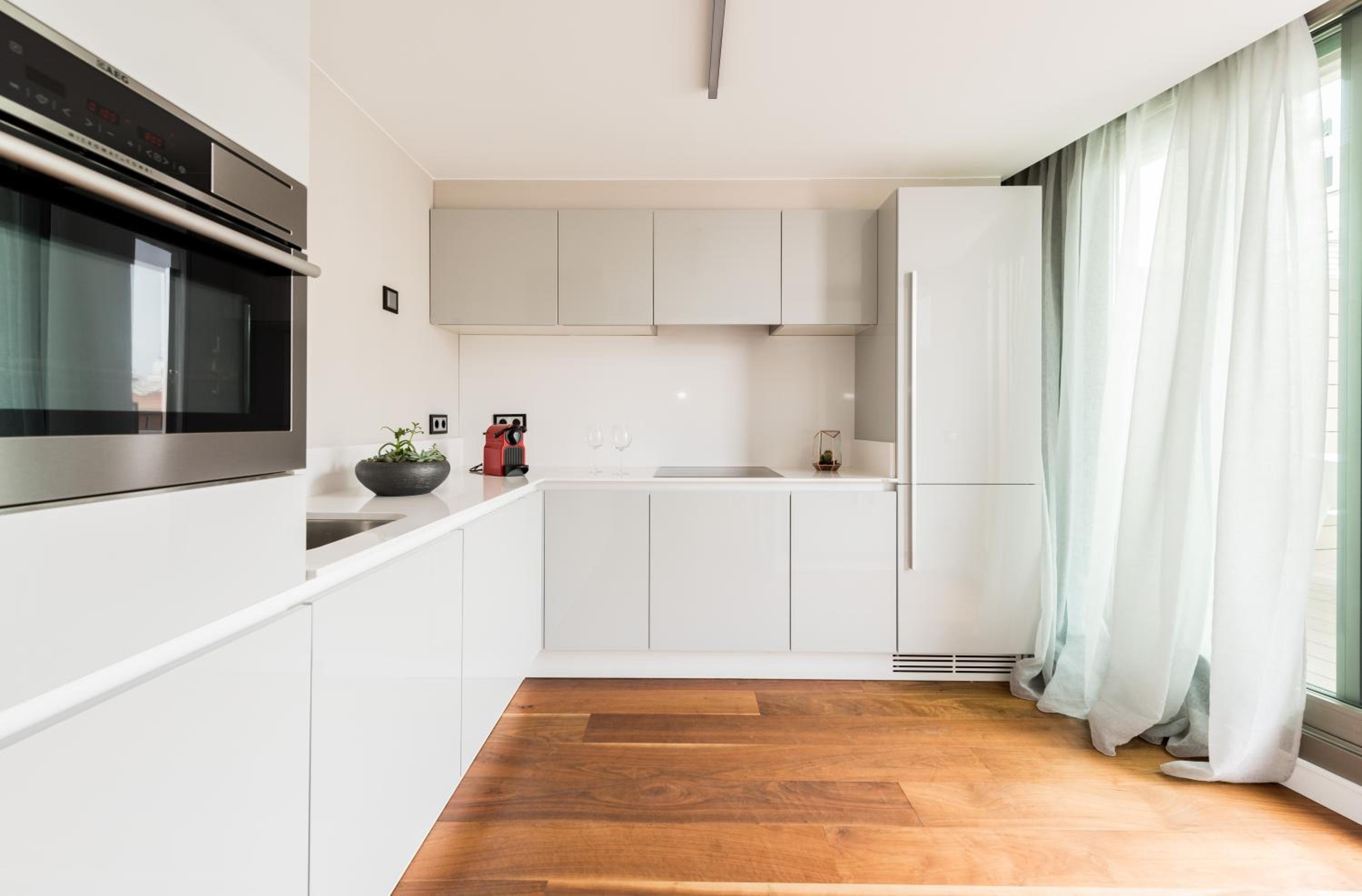 Skyline 3 Bedroom Duplex Apartment with terrace - Photo 3