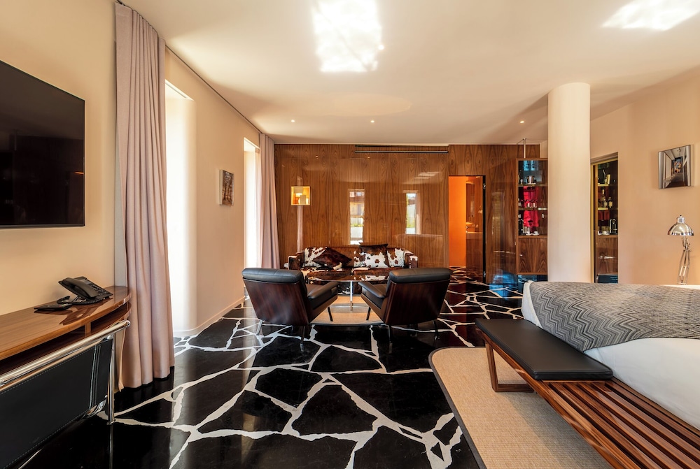Exclusive Suite, City View