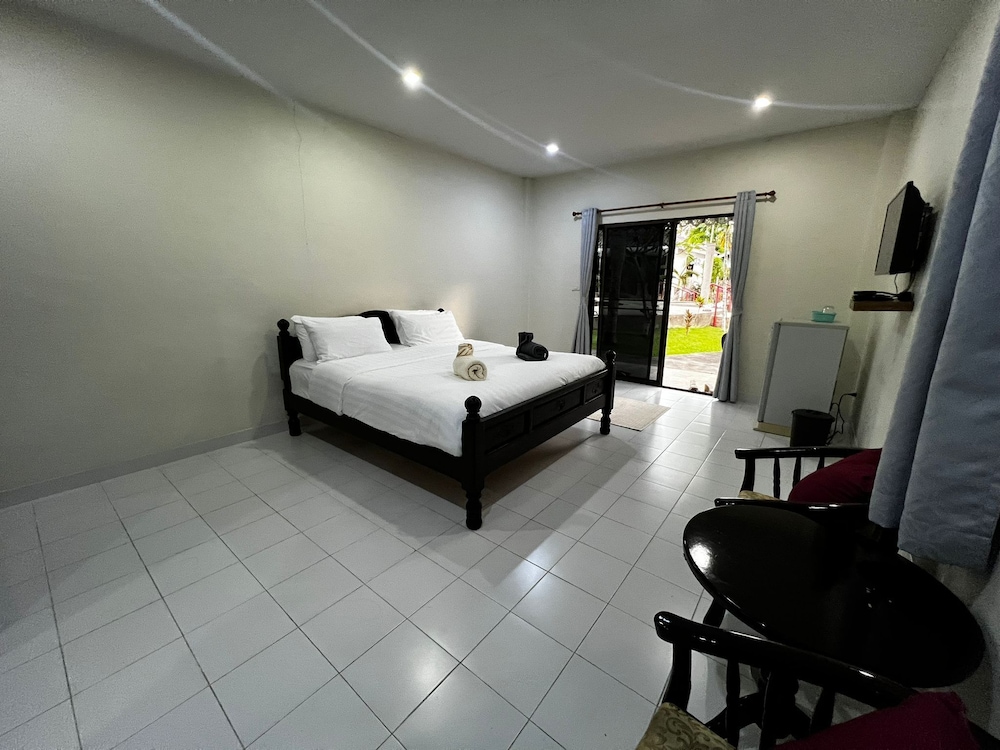 Standard Double Room, Pool View