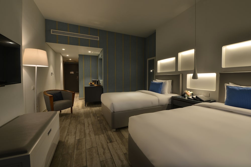 Deluxe Double Room, Beach View photo 3