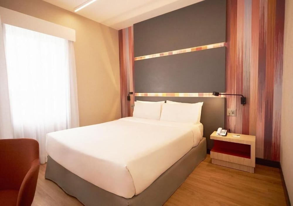 Luxury Room, 1 Queen Bed, Mobility Accessible - Photo 1
