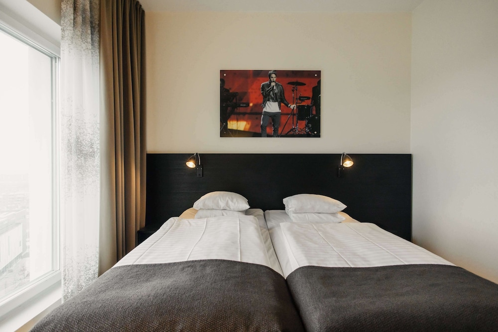 Superior Room, 2 Twin Beds, Non Smoking (Walk-in Shower)