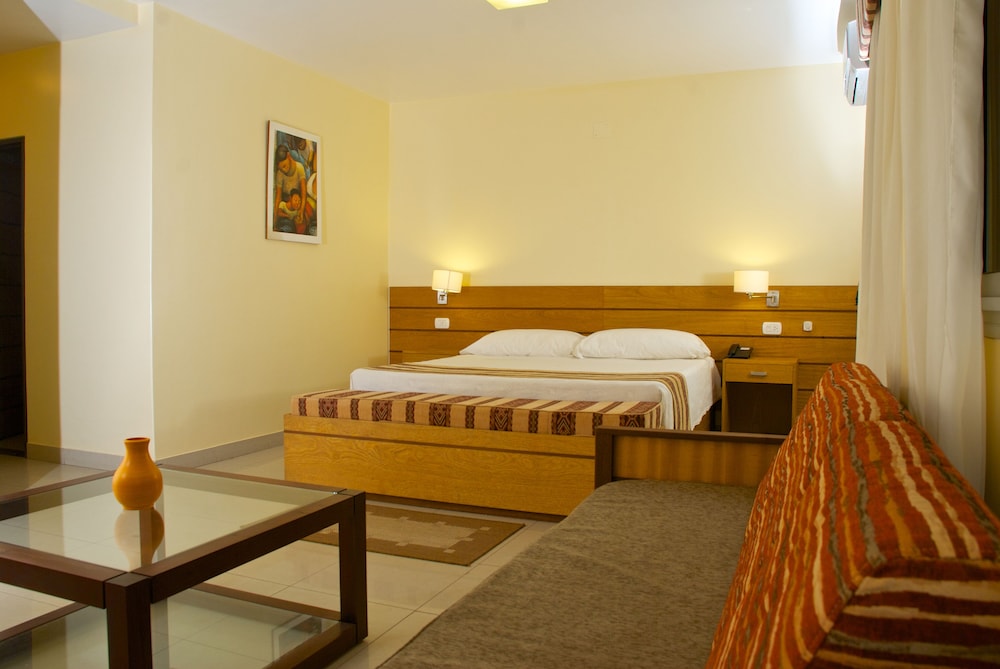 Family Suite, 1 Queen Bed with Sofa bed, Non Smoking photo 1