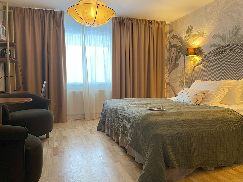 Double Room Large