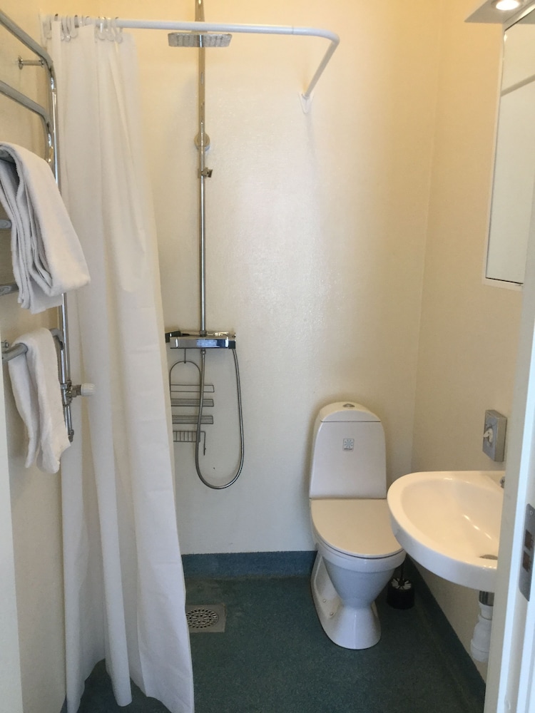 Economy Room, Accessible photo 2