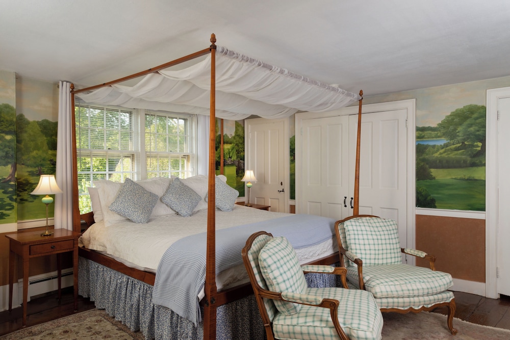 Traditional Room, 1 King Bed photo 1