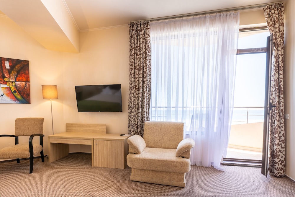 Premium Double Room, Sea View - Photo 8