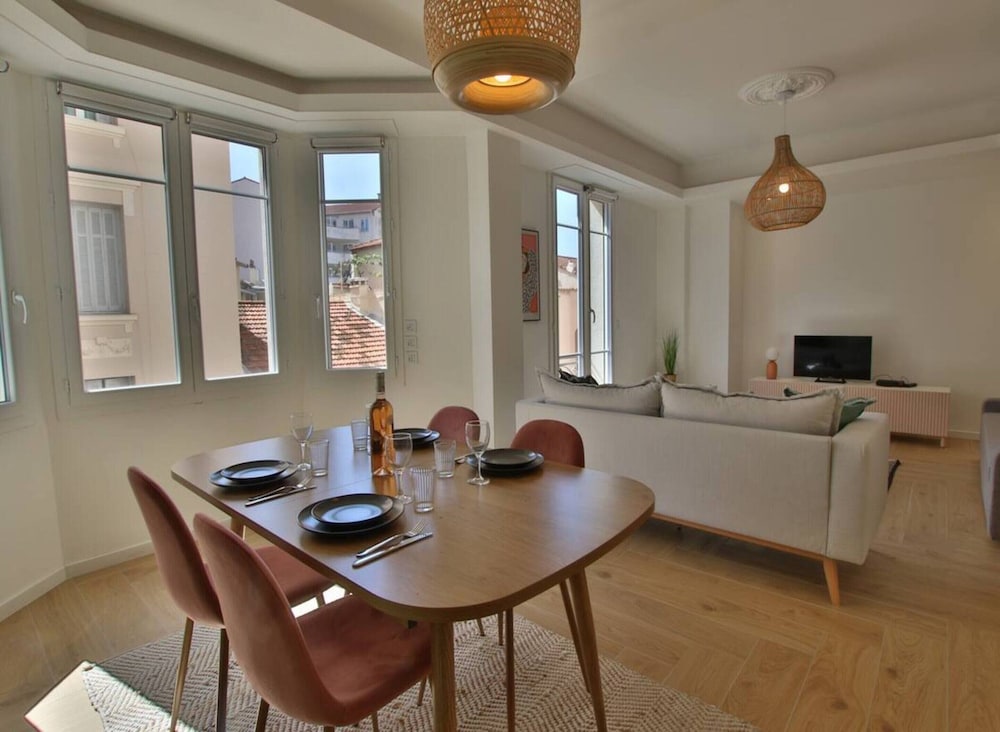 Apartment photo 2