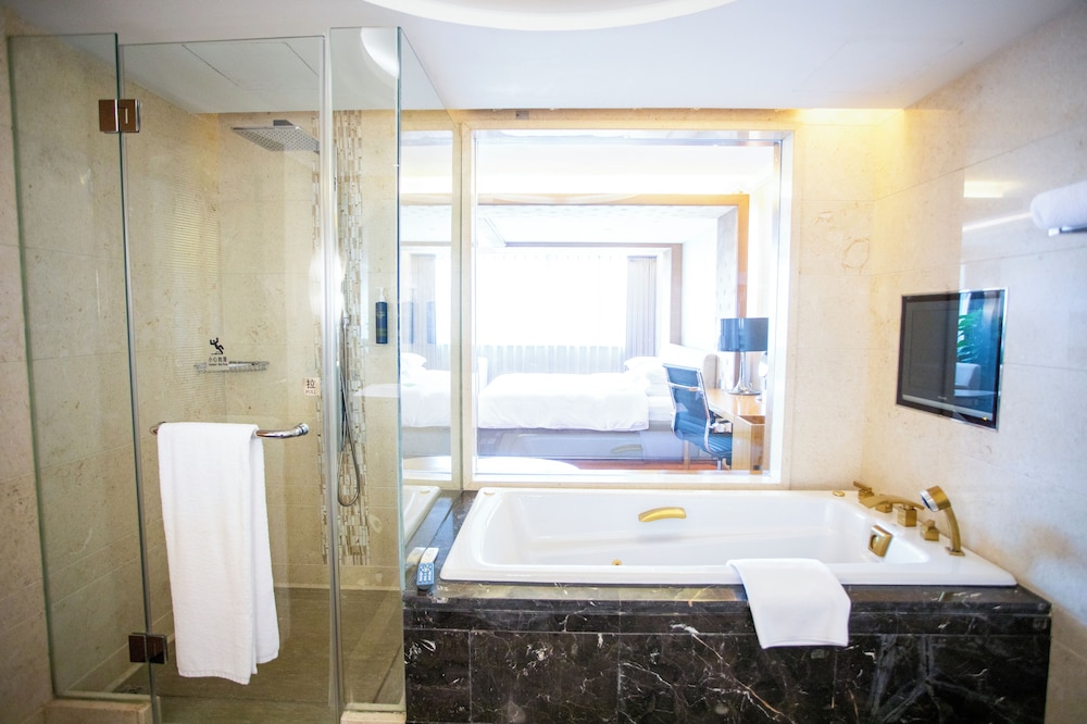 Double Room, 2 Double Beds, Garden View - Photo 6