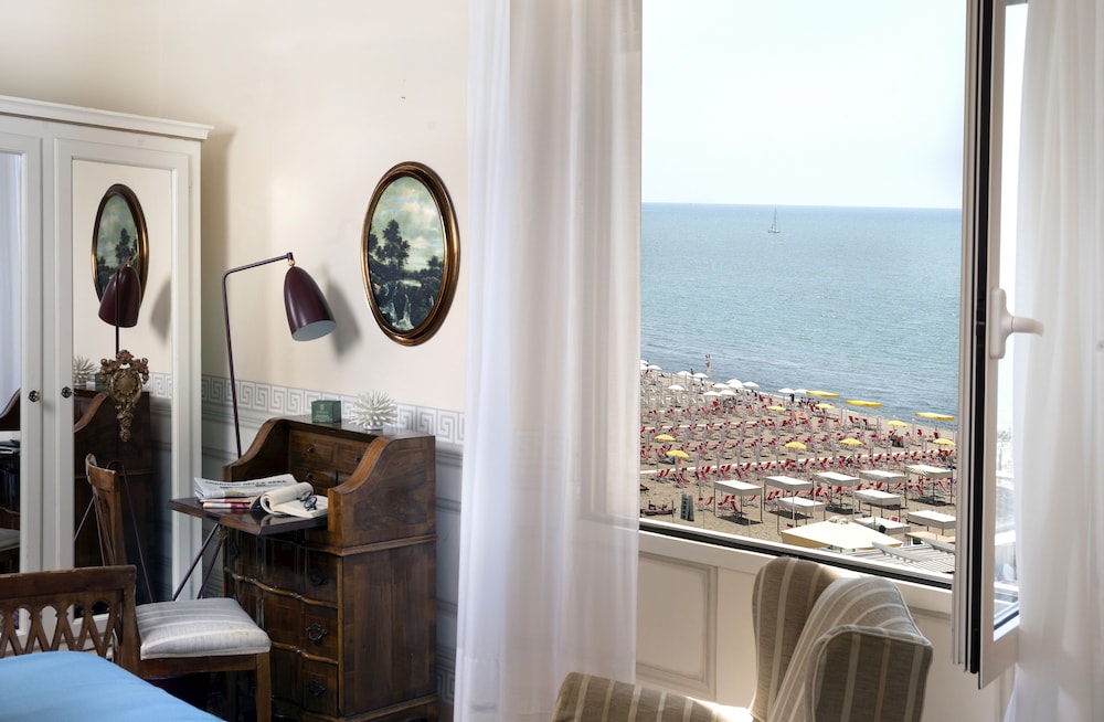 Superior Double or Twin Room, Sea View, Sea Facing - Photo 4