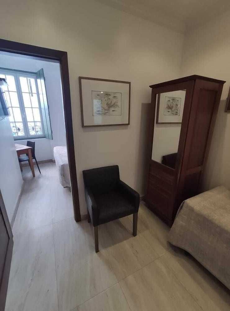 Deluxe Triple Room photo 2