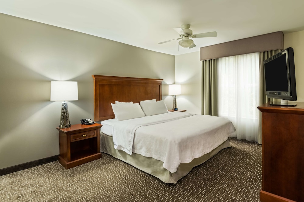 Suite, Accessible, Bathtub - Photo 1