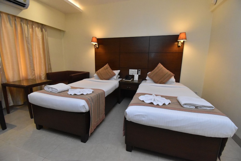 Executive Room - Photo 8