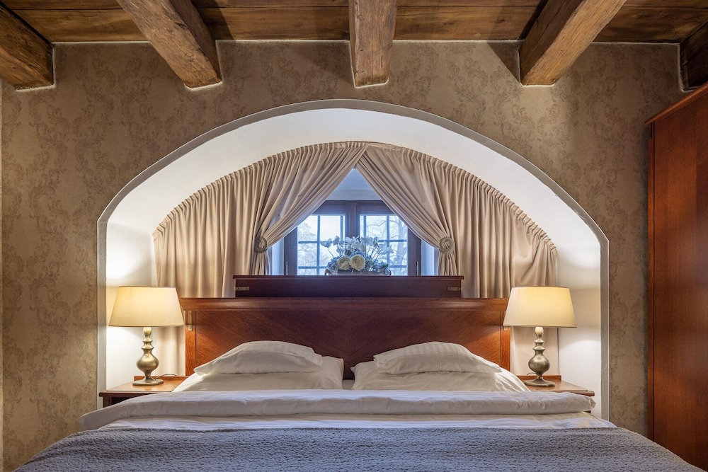 Available room