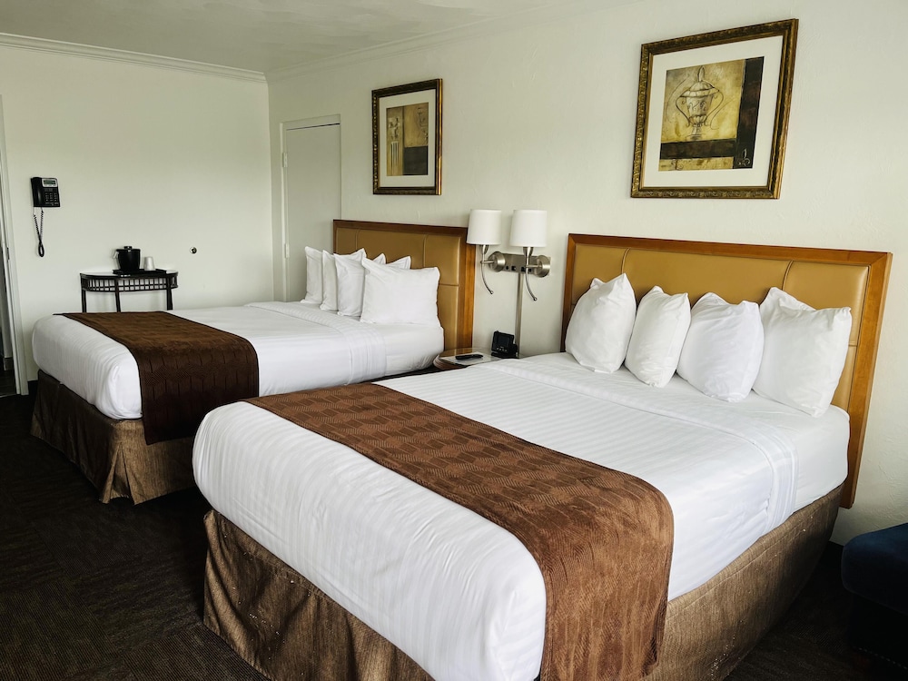 Standard Room, 2 Double Beds, Non Smoking photo 1