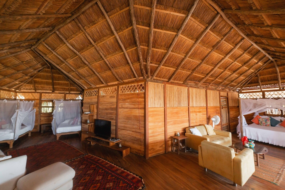 Premium Cabin photo 2