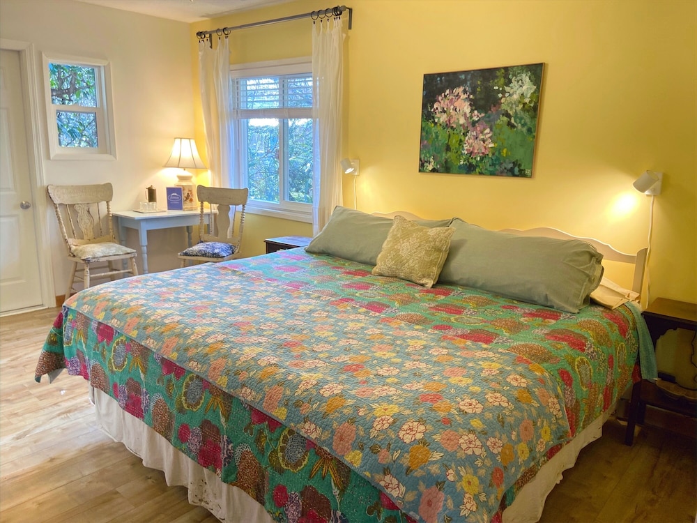 Double Room, 1 King Bed, Private Bathroom photo 1