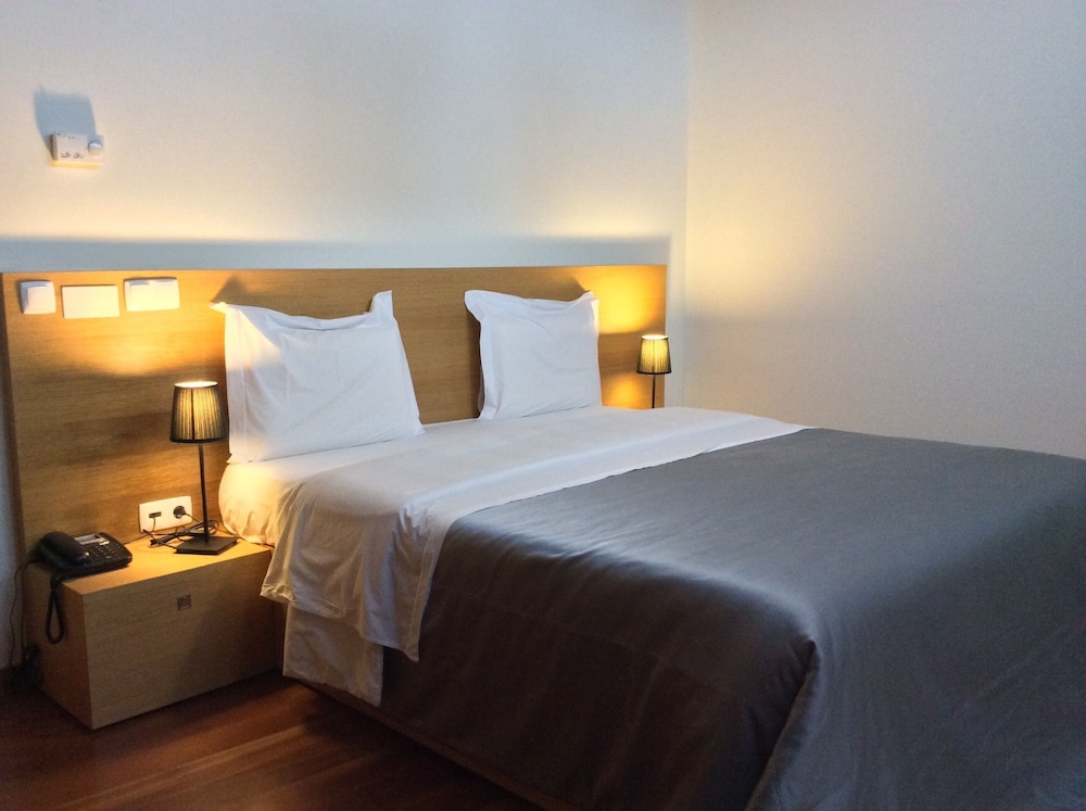 Standard Double Room - Photo 11