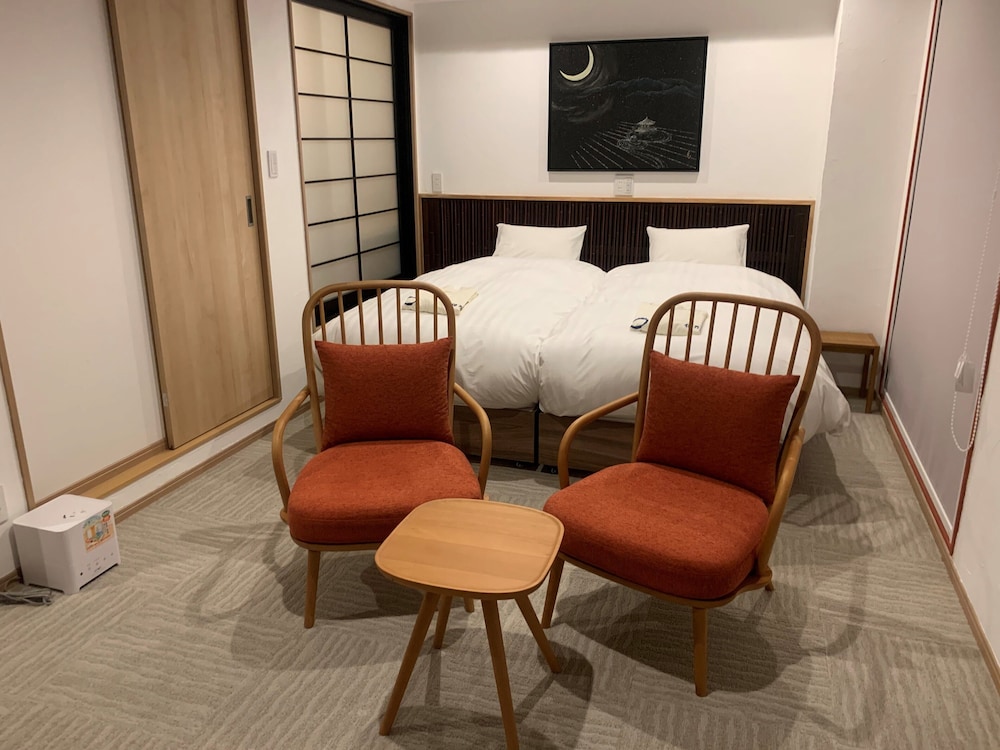 Executive Twin Room (Women or Couple Only) photo 1