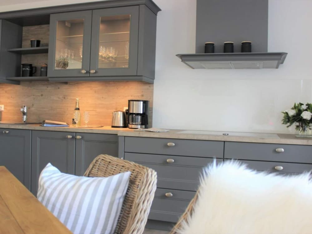 Apartment photo 2