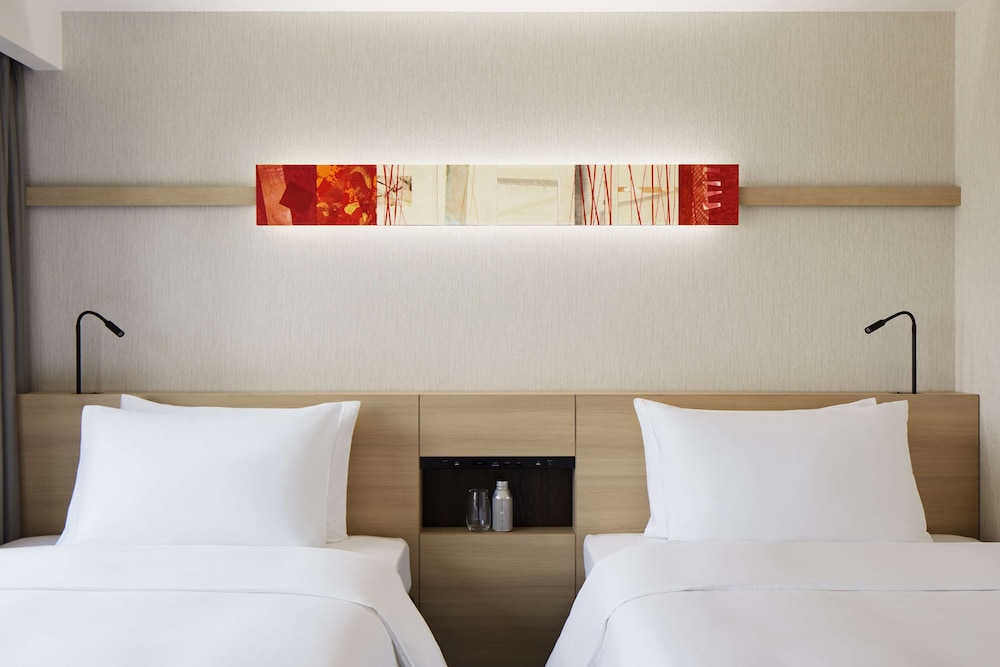 Suite, Multiple Beds, Kitchen - Photo 3
