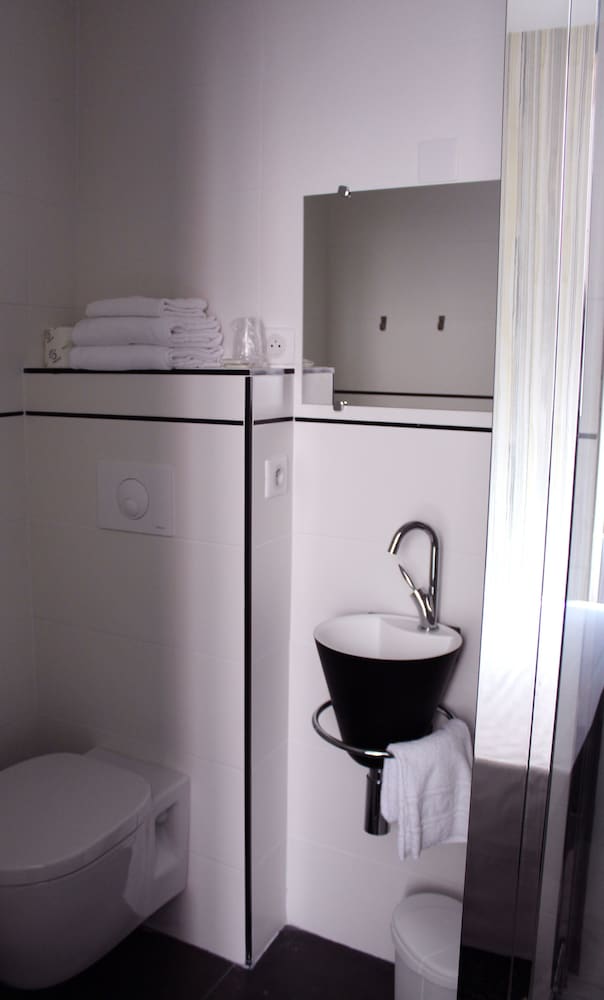 Standard Room photo 2
