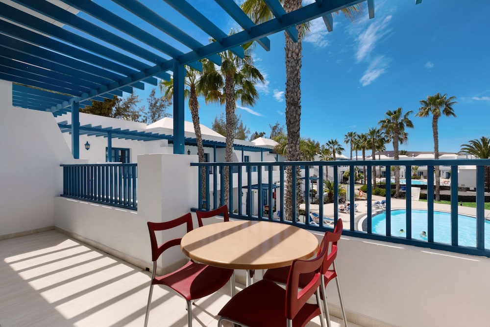 Premium Apartment, Pool View (3 Adults + 1 Child) thumbnail 6